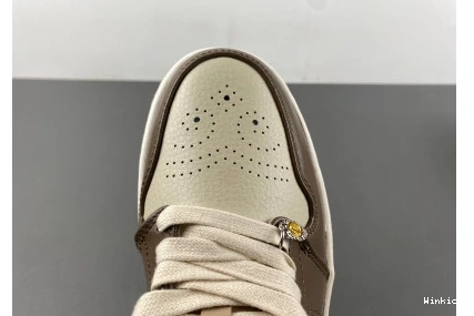 HF5743-221 JORDAN 1 Low AIR 1031